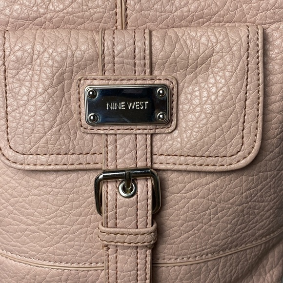 Preloved Nine West Textured Crossbody Adjustable Strap Bag Colour Shade of Peach - Picture 10 of 17